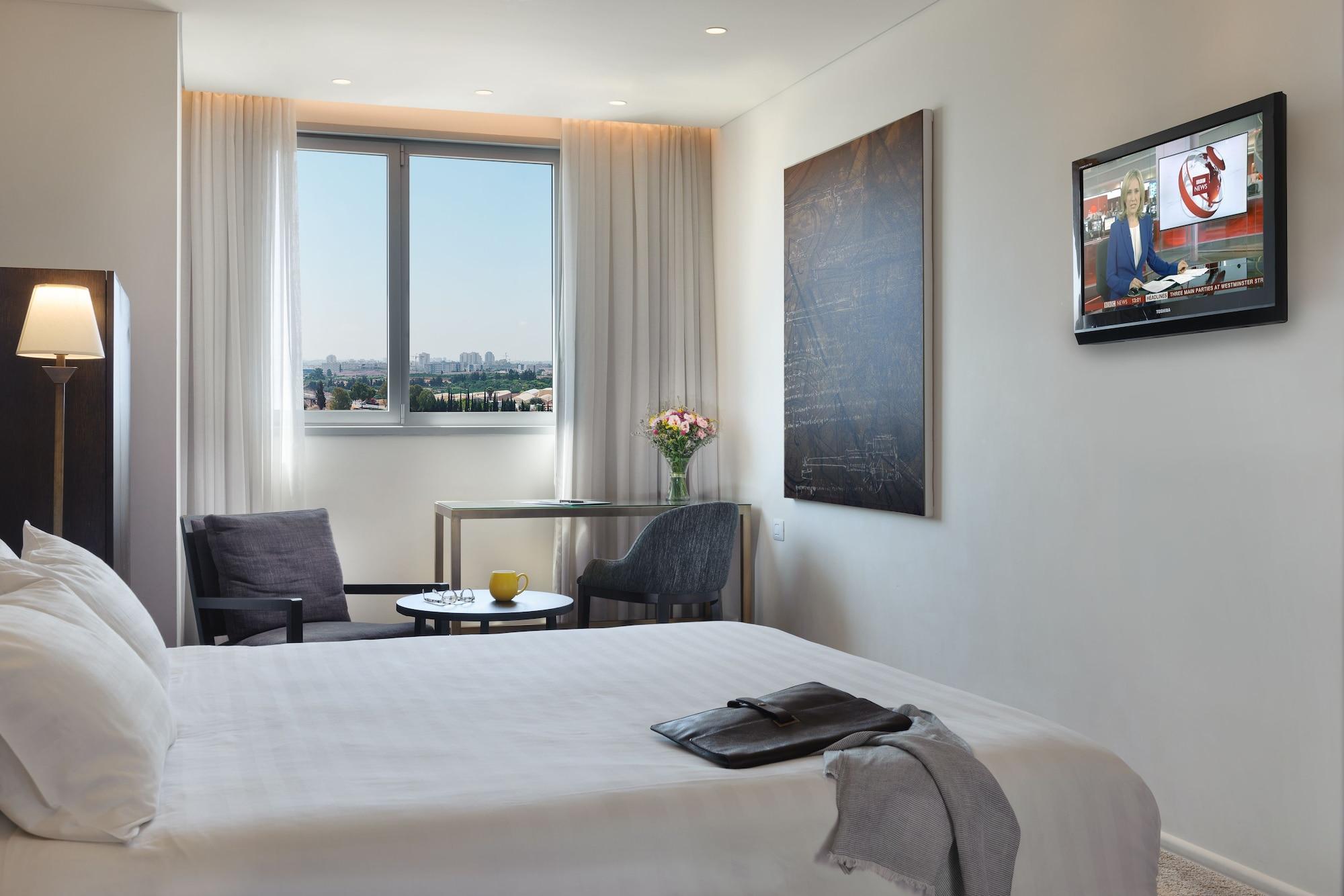 Leonardo Boutique Hotel 4*